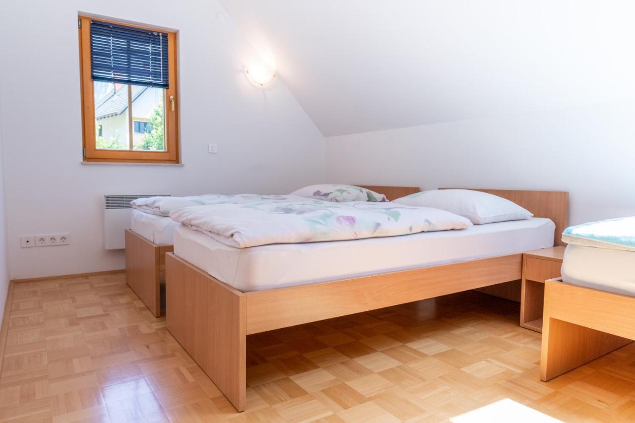 לוג פוד מנגרטום House Parabola מראה חיצוני תמונה